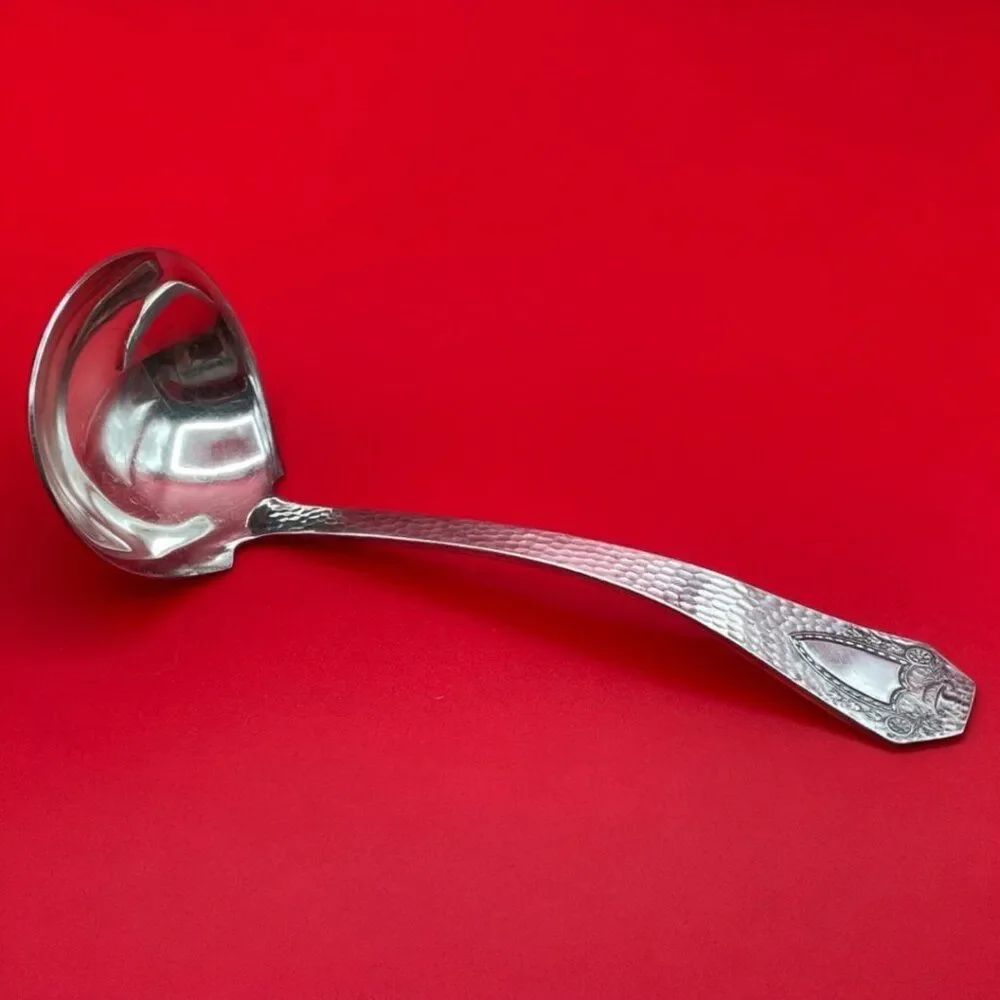 1847 Rogers Bros Heraldic Gravy Ladle Silverplate 1916 Hammered Finish